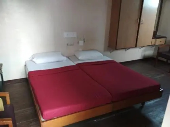 Dolphin Hotel