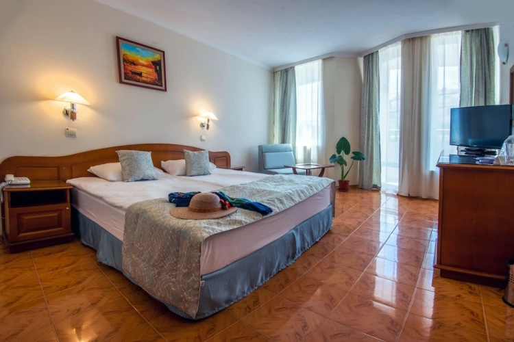 Standard Double room with balcony and with city view