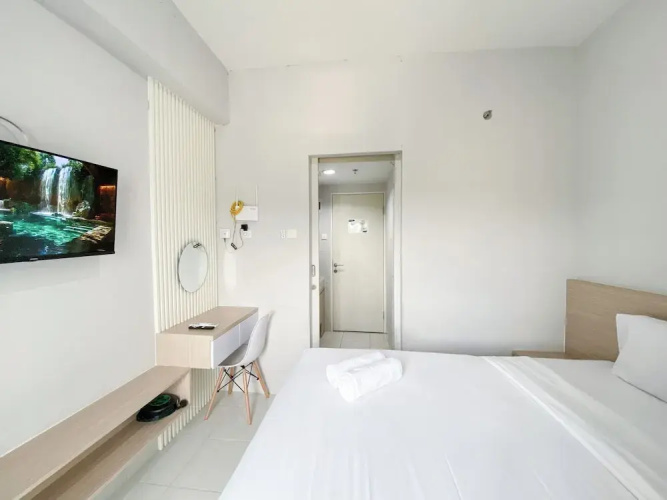 Minimalistic and Cozy Studio Amartha View Apartment