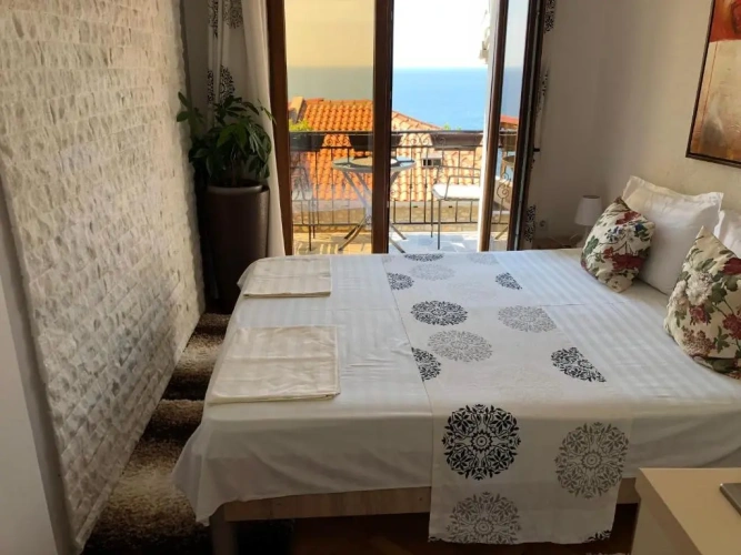 Studio with balcony and with sea view