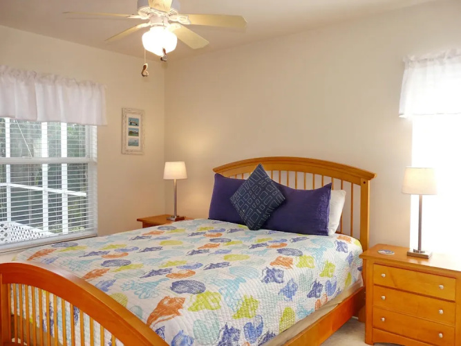 Inviting, Quiet Home in With Pool and Steps to Beach