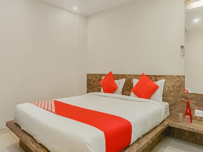 OYO 22571 Hotel Sarathi