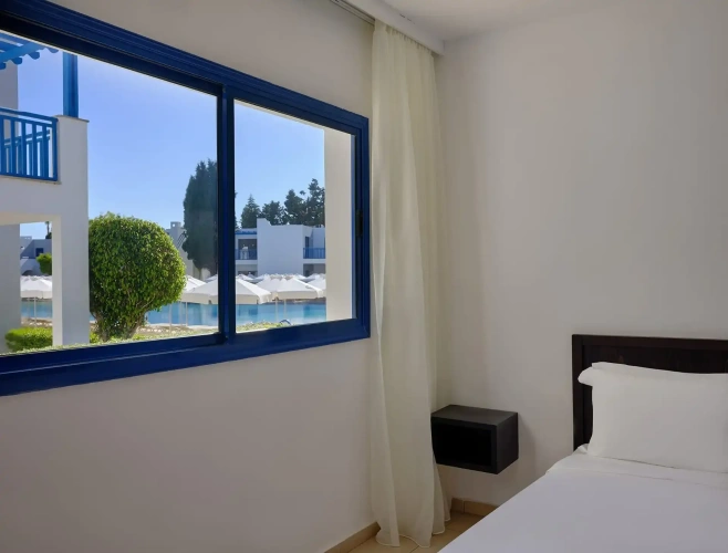 1 Bedroom Standard room with pool view