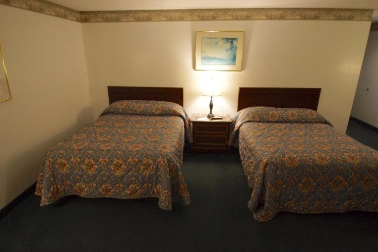 Bird's Nest Motel