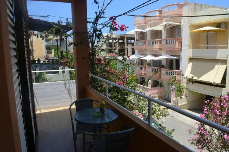 Manos Apartments