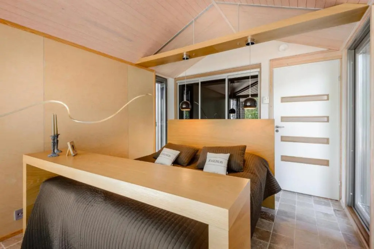 Reelinki Seafront Villa Amando