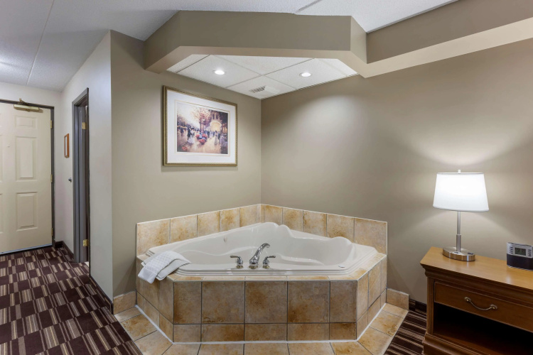 Best Western Plus Orillia Hotel photo 6