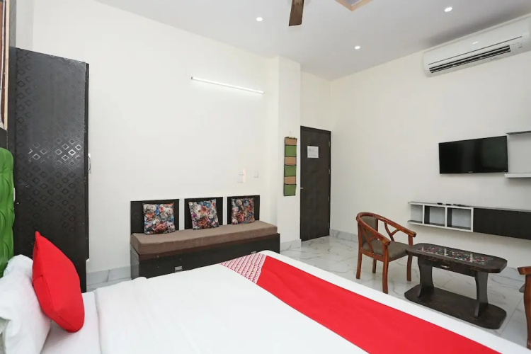 Oyo 30642 Hotel Sumanglam