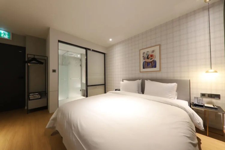 Brown Dot Hotel Jungja Beach
