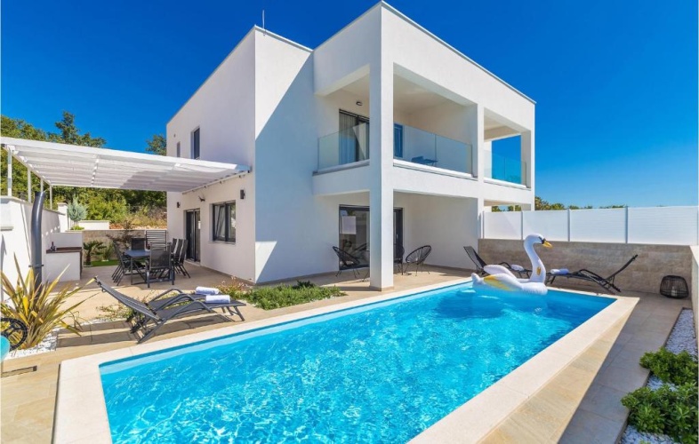 3 Bedrooms Cottage