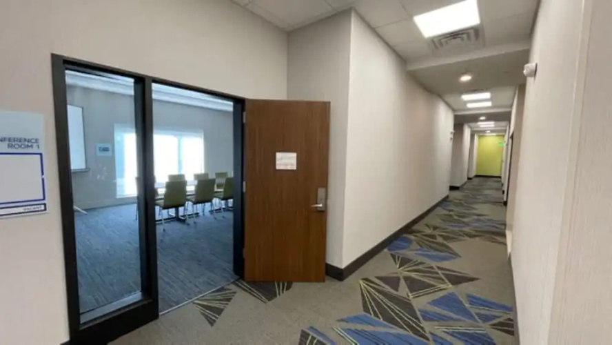 Comfort Inn & Suites Fall River