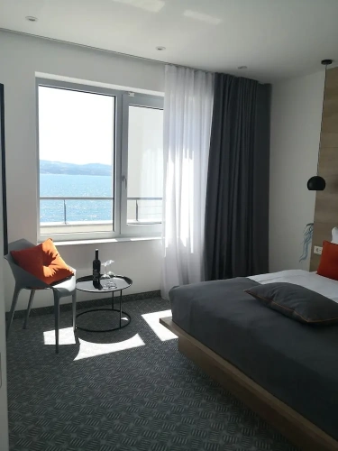 Deluxe Suite with balcony and with sea view