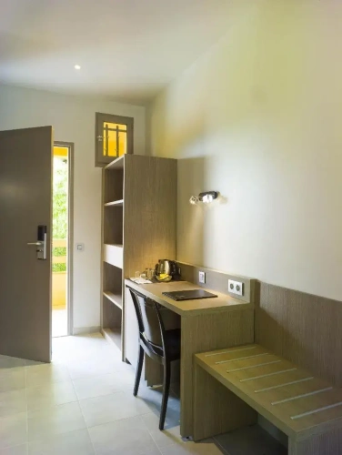 Standard Twin room with balcony