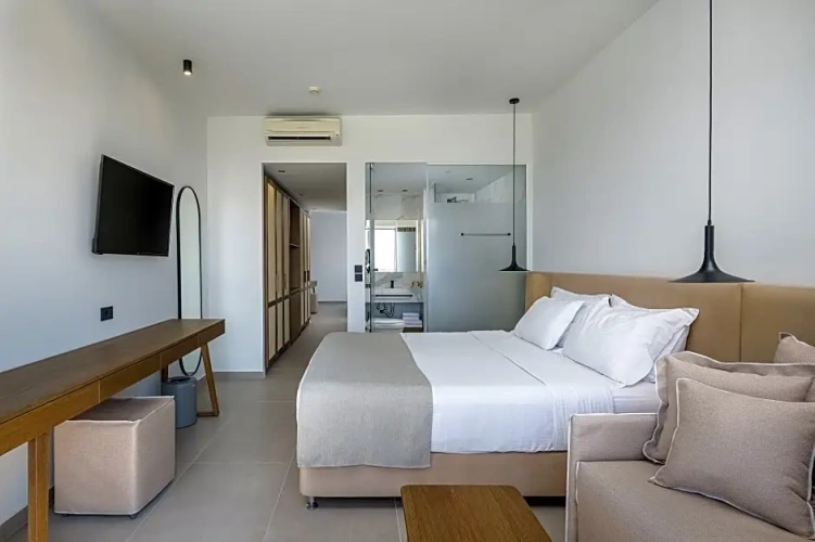 Family Suite with partial sea view