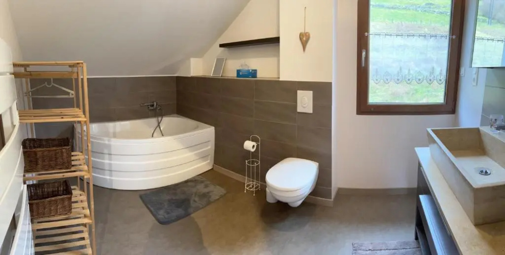 Chalet Casa de Monzel with 6-Person Jacuzzi & Panoramic View