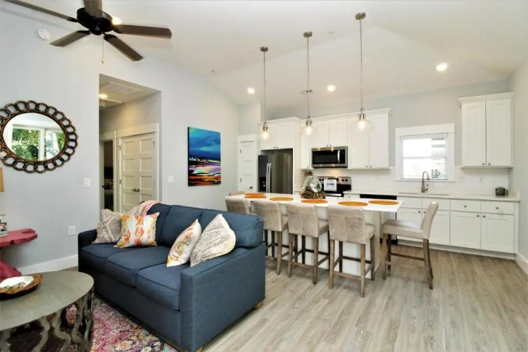 2 Bedrooms Apartment