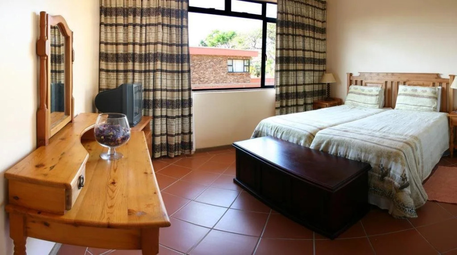 Ibis Lodge