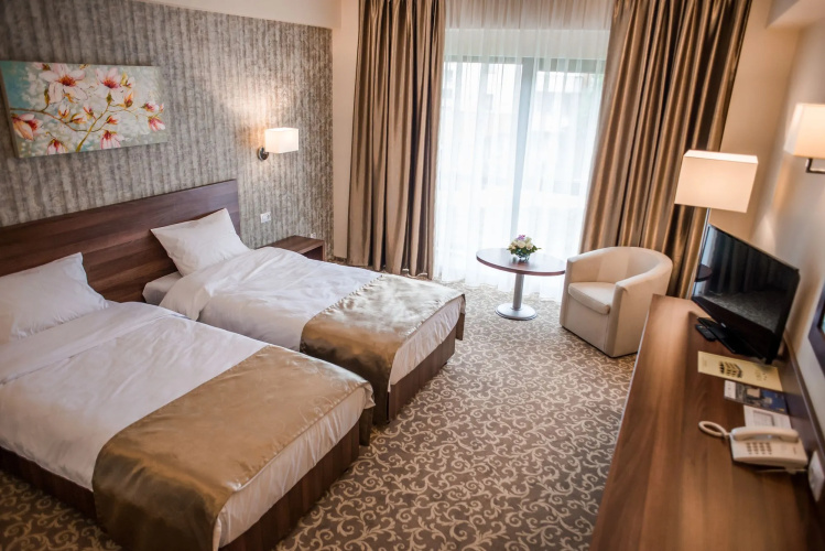 Arnia Hotel