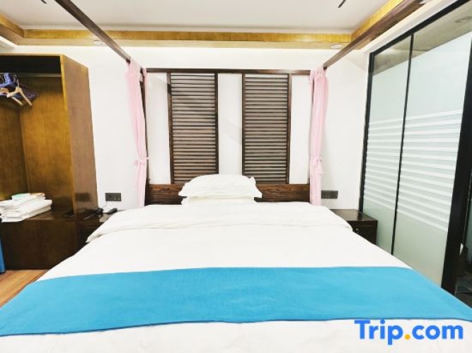 Standard Double room with river view
