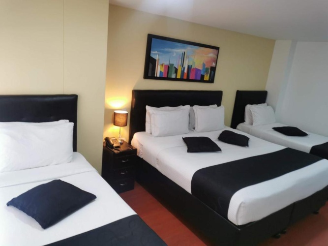 Standard Triple room