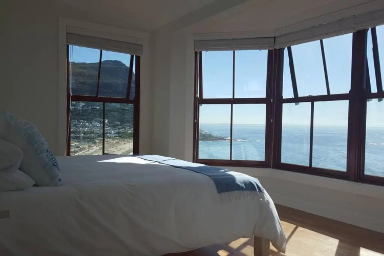 18 Steps - Seaside Cottage with breathtaking views