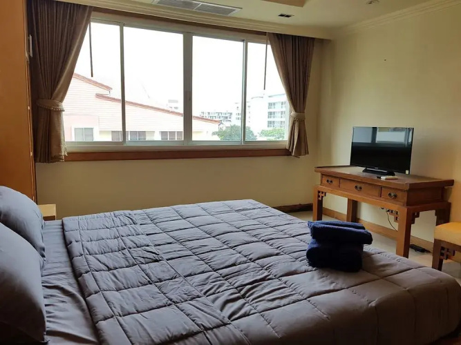 A Large 2 BR - 3 Baths 511 Downtown