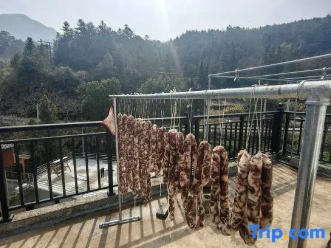 Shitai Guniujiang Wangli B&B