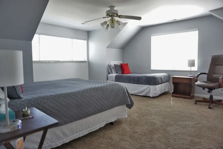 Standard Triple room