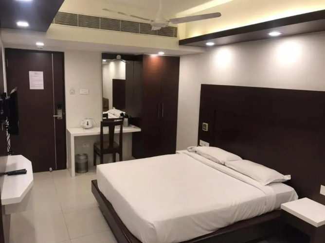 Hotel Maurya International