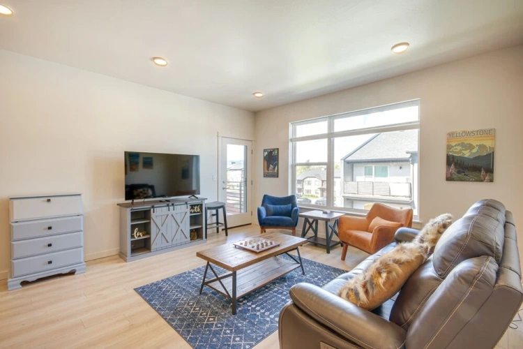 3 Bedrooms Apartment with balcony