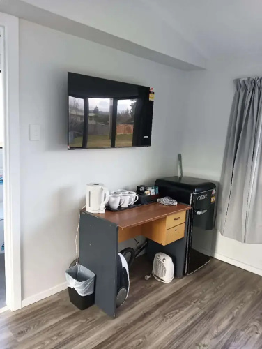 4 Double Beds and 2 Sofa Bed chalet