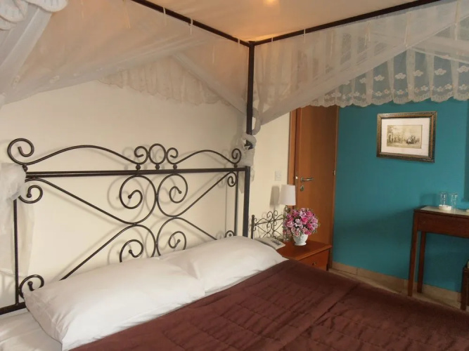 Crown Inn Hotel