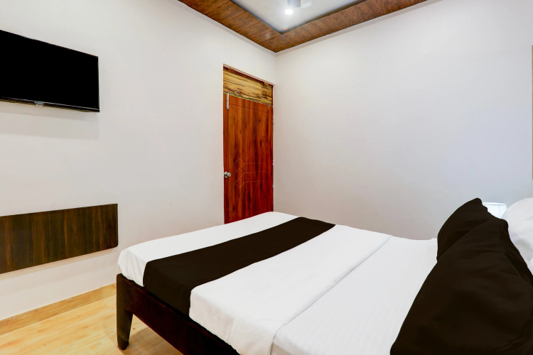 Super Hotel O Aastha Inn