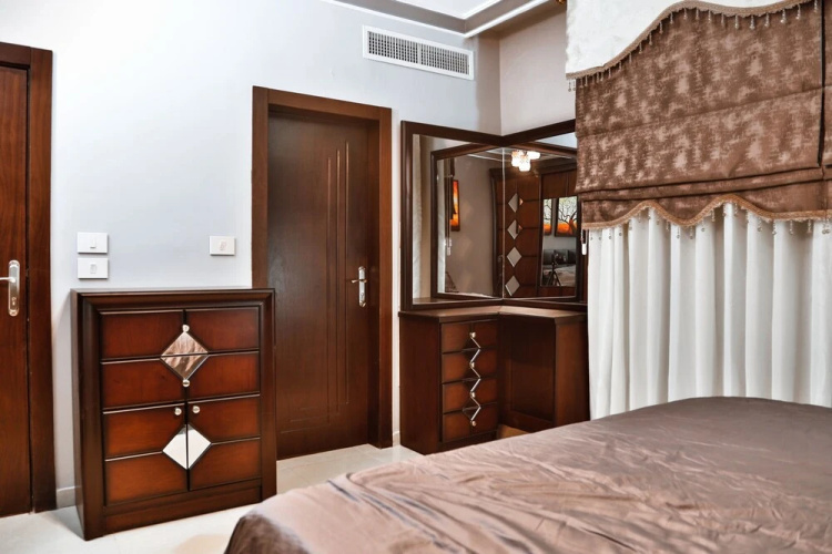 Deluxe Apartments