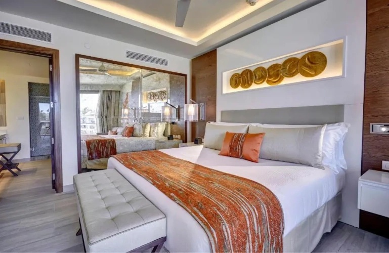 2 Bedrooms Luxury Presidential Diamond Club Suite