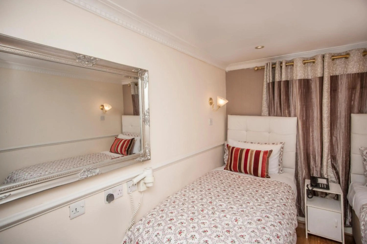 Classic Hyde Park Hotel