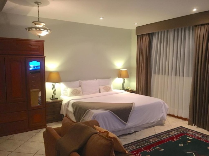 Deluxe Suite
