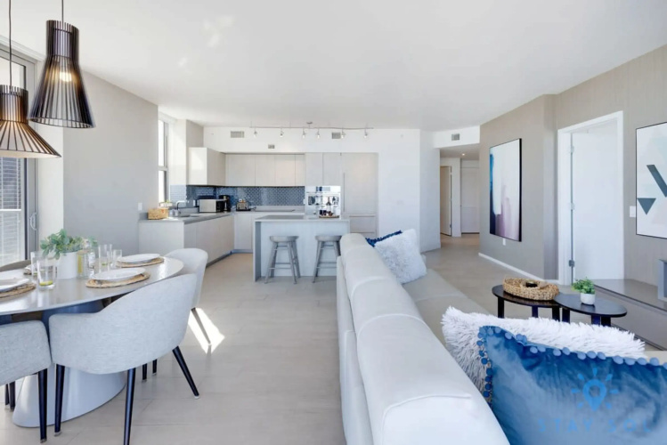 Luxury 2Br Front Ocean & Bay View Amazing Pools