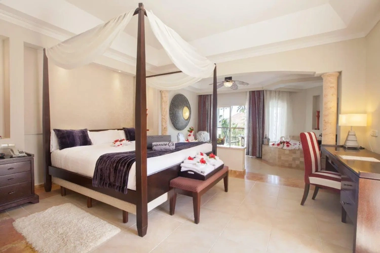 Elegance Club 18+ Junior Suite with Jacuzzi
