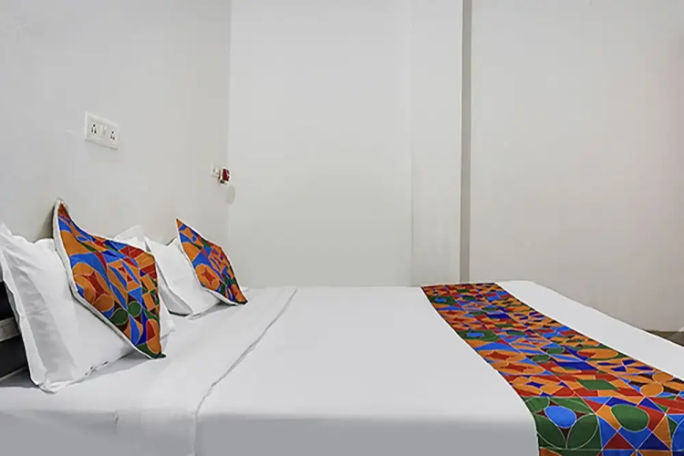 FabHotel Galaxy Airport Inn