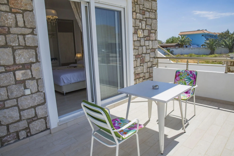 G&K Stone Suites