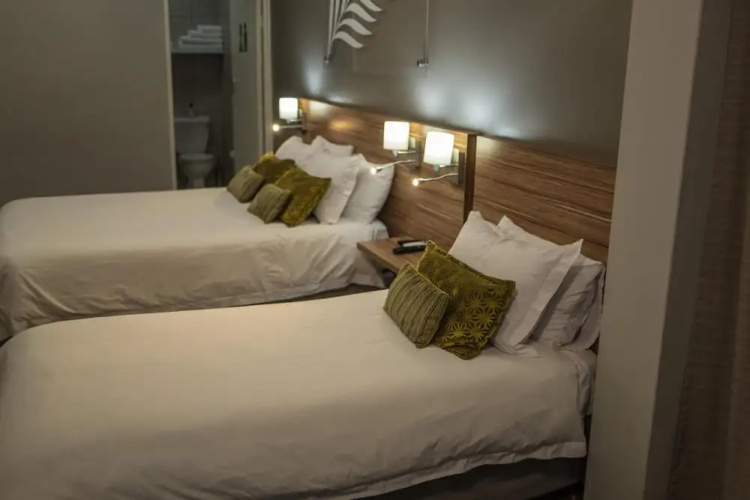 Palm Lodge