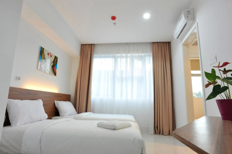 OYO 180 V Hotel