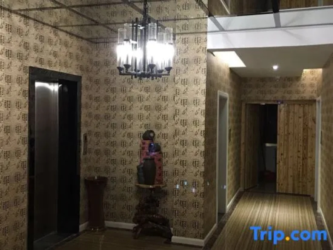 Oscar Art Hotel