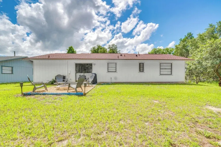 2 Mi to State Parks! Crystal River Home w/ Yard