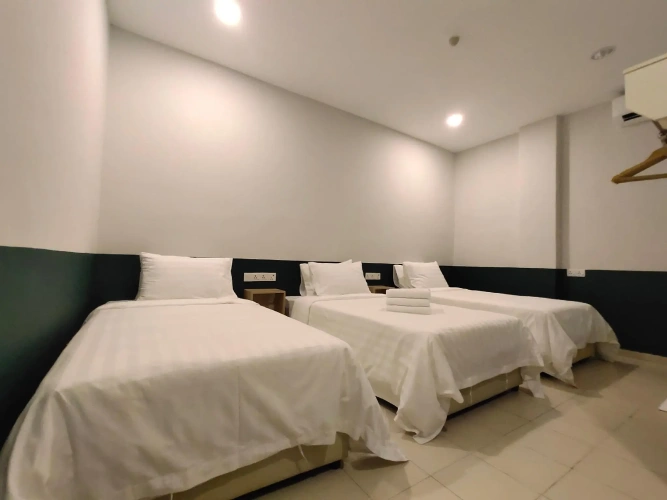 Standard Triple room