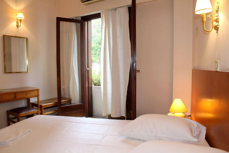 Nefeli Hotel