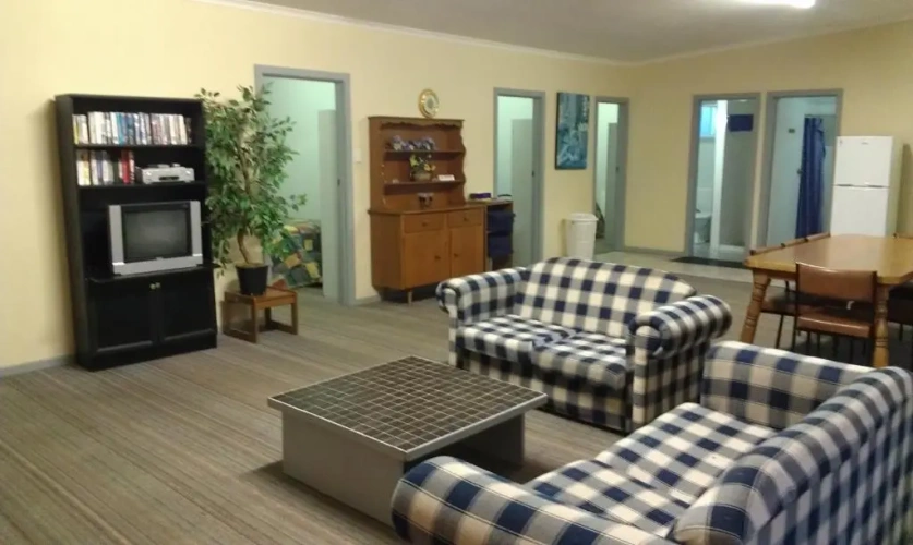 4 Bedrooms Apartment