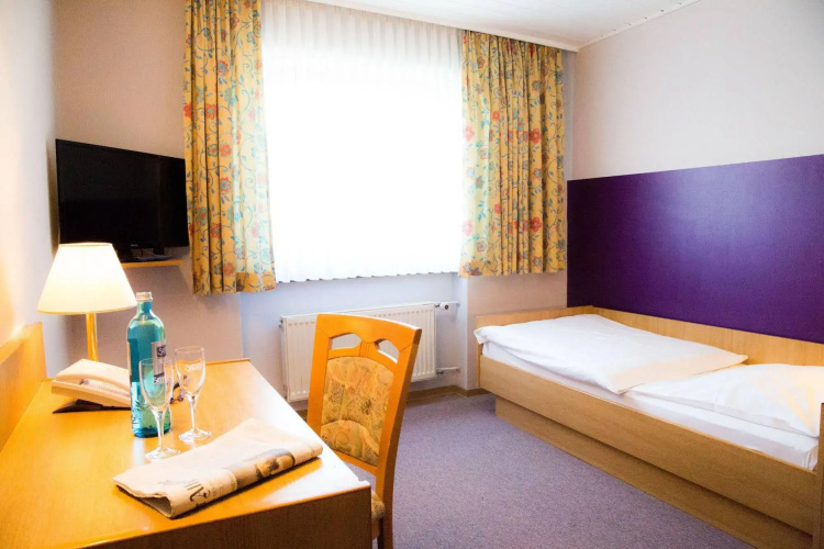 Herrnbrod Standecke Hotel