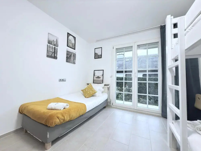 Spacious 4 bedrooms House